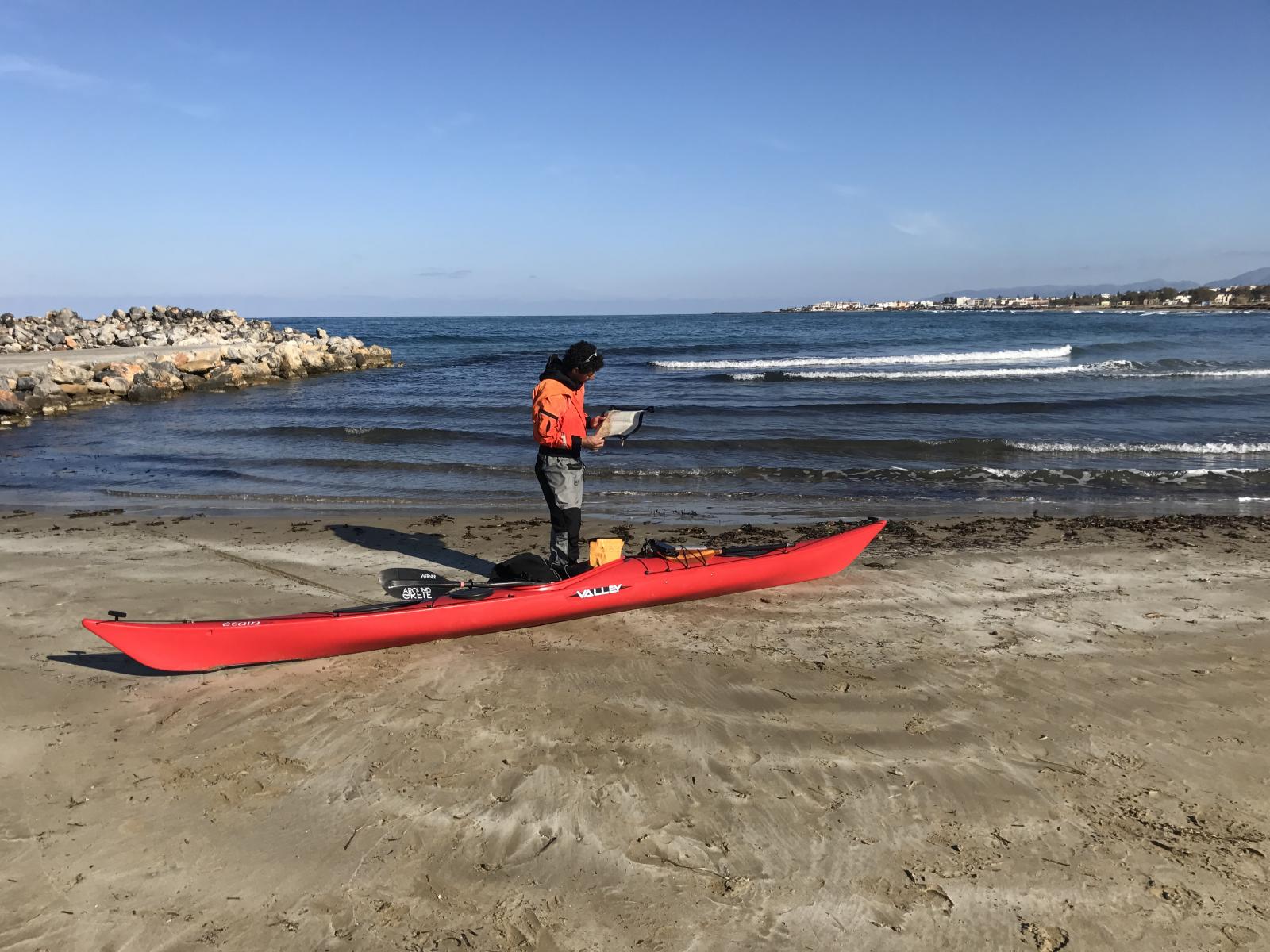 Around Crete, Ένα ταξίδι διαφορετικό